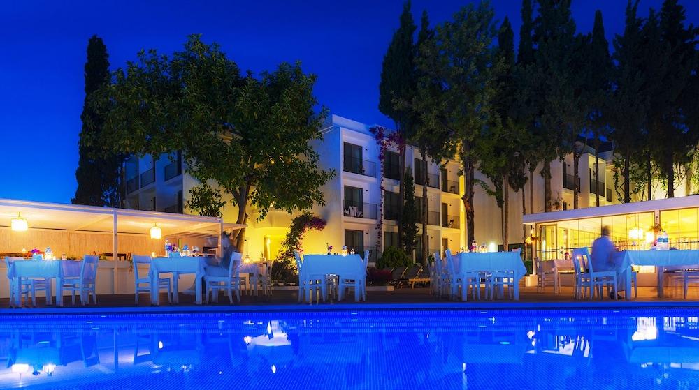 Liv Hotel By Bellazure Akyarlar Exterior foto